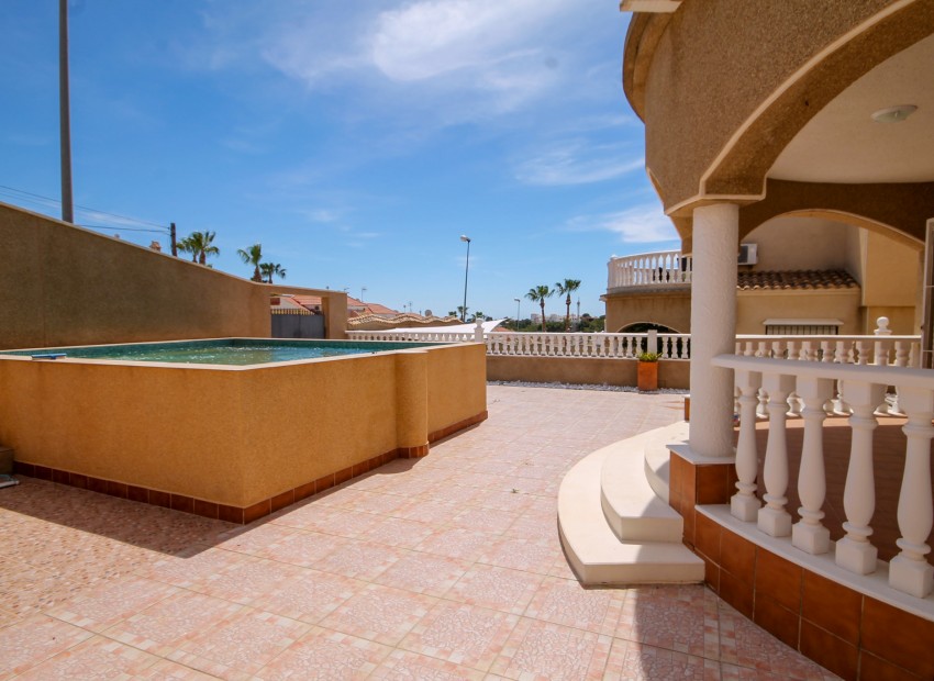 Sale - Villa -
Orihuela Costa* - Villamartin*