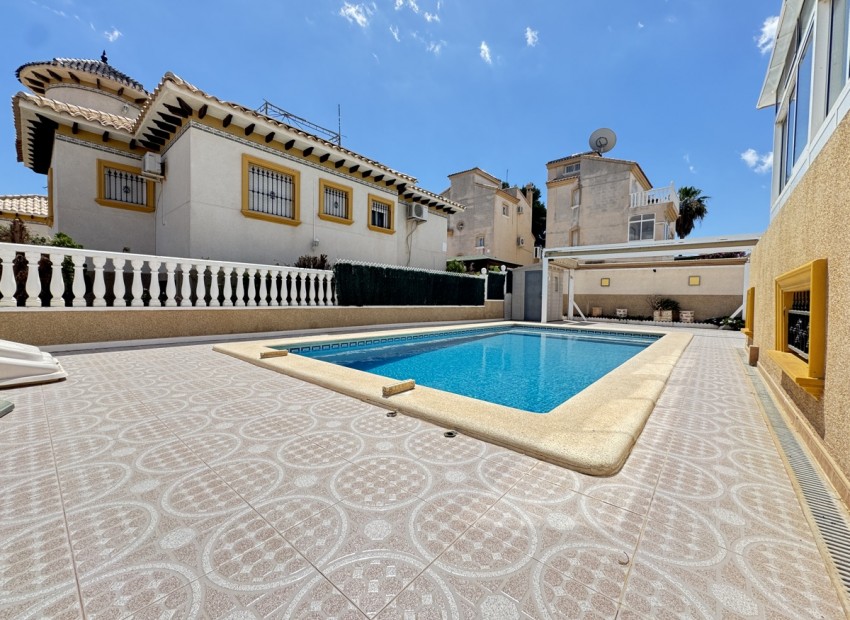 Sale - Villa -
Orihuela Costa* - Villamartin*