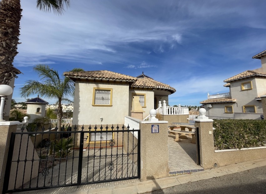 Sale - Villa -
Orihuela Costa* - Villamartin*