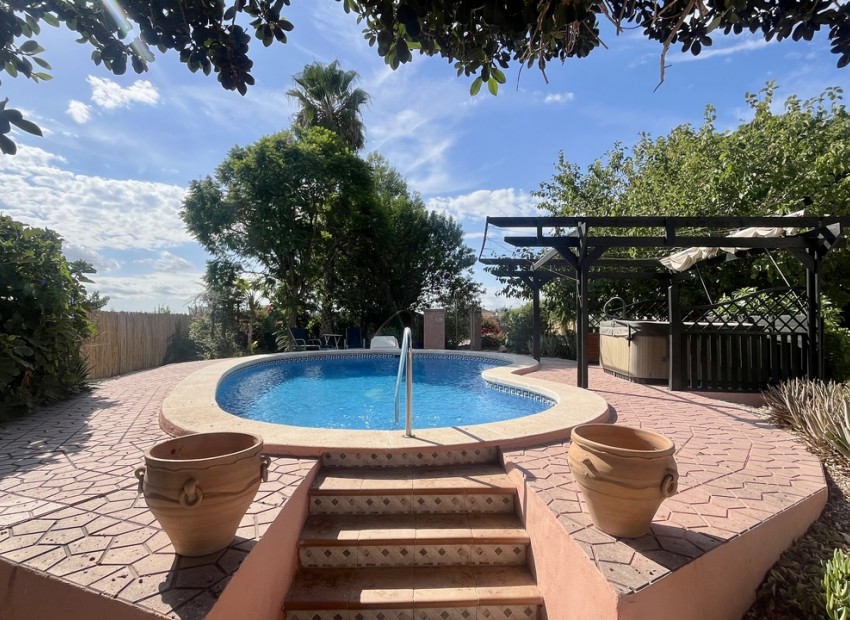 Sale - Villa -
Orihuela* - Orihuela