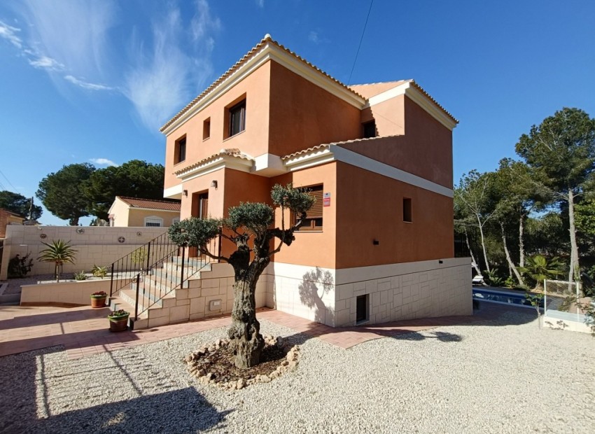 Sale - Villa -
Pinar de Campoverde