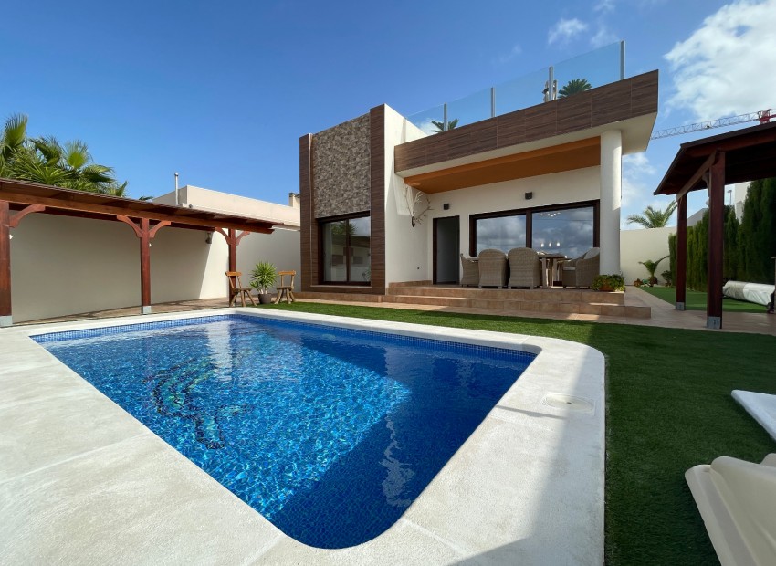 Sale - Villa -
Rojales - Benimar