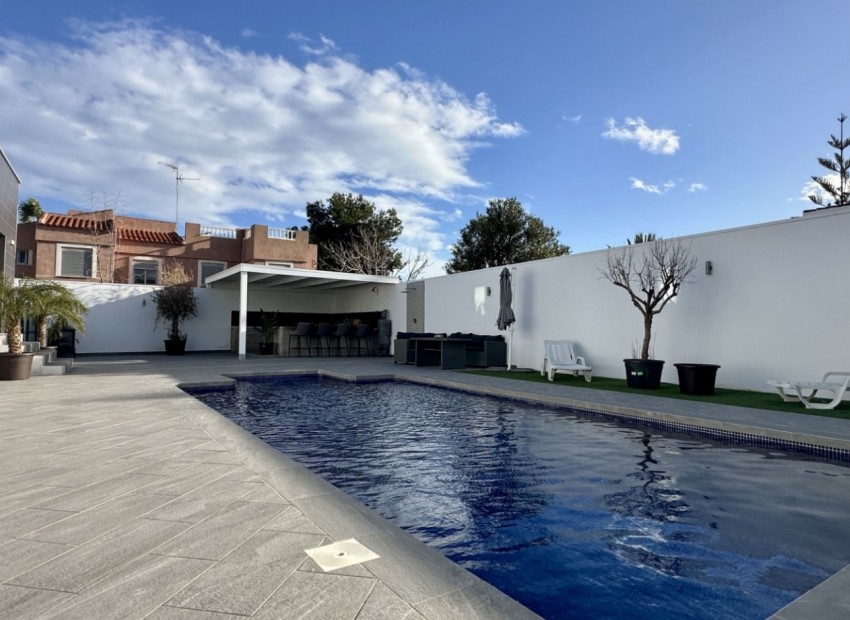Sale - Villa -
Rojales - Ciudad Quesada