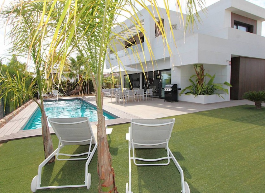 Sale - Villa -
Rojales - Cuidad Quesada