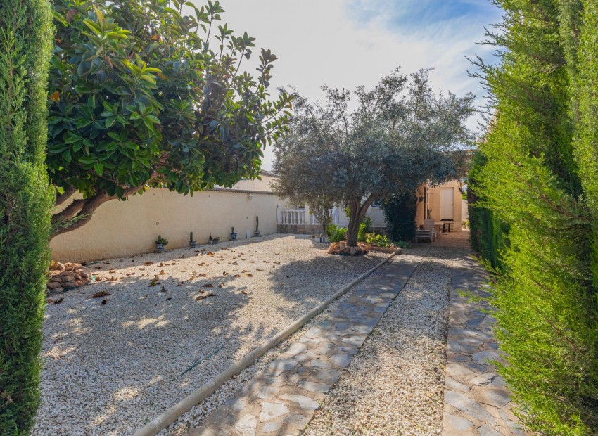 Sale - Villa -
Torrevieja* - El chaparral