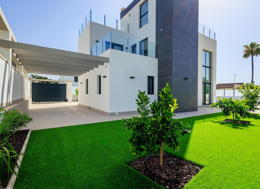 Sale - Villa -
Torrevieja* - Los Balcones