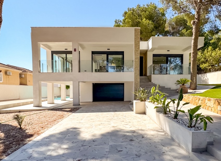 Sale - Villa -
Torrevieja* - Los Balcones