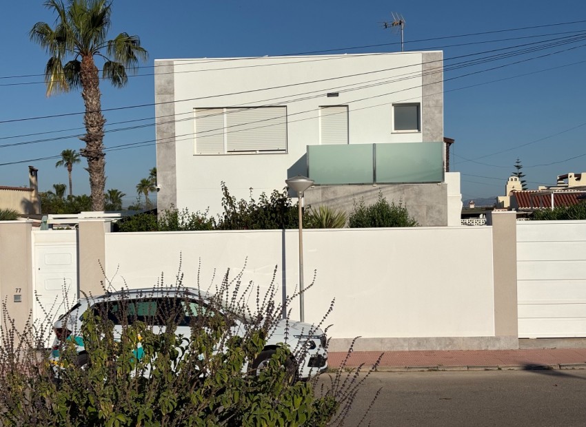 Sale - Villa -
Torrevieja* - Torreta - Florida