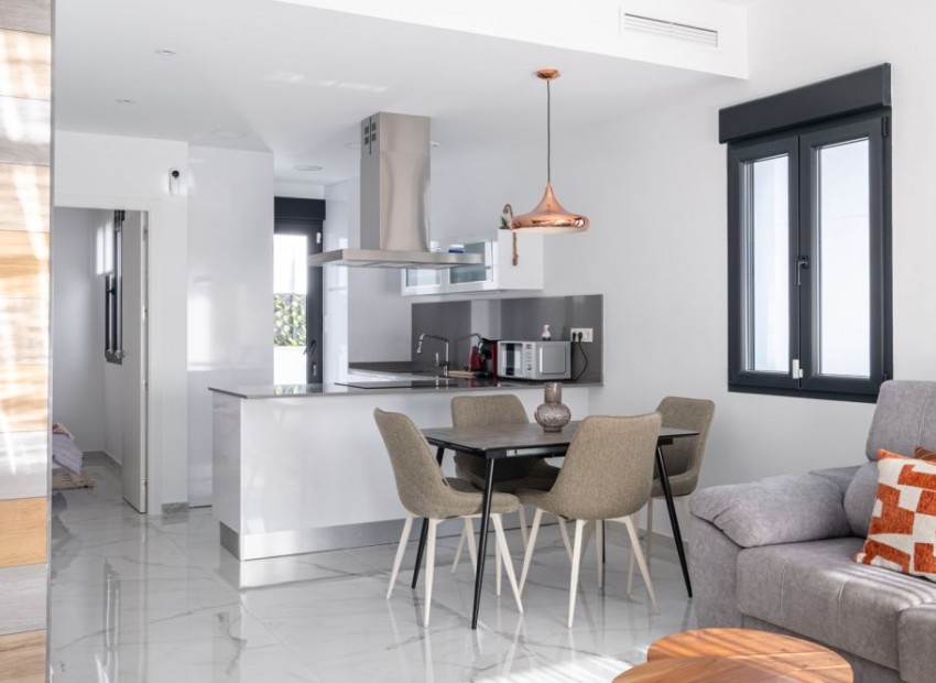 Sale - Villa -
Torrevieja* - Torrevieja