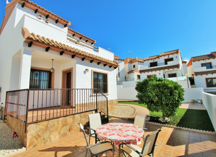 Sale - Villa -
Villamartin - PAU 8