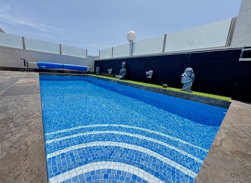 Sale - Villa -
Villamartin