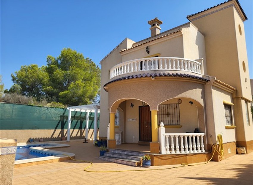 Sale - Villa -
Villamartin