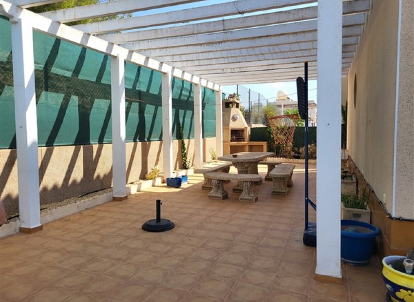 Sale - Villa -
Villamartin