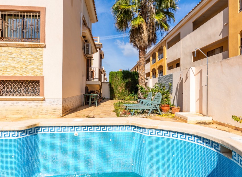 Sale - Villa -
Villamartín