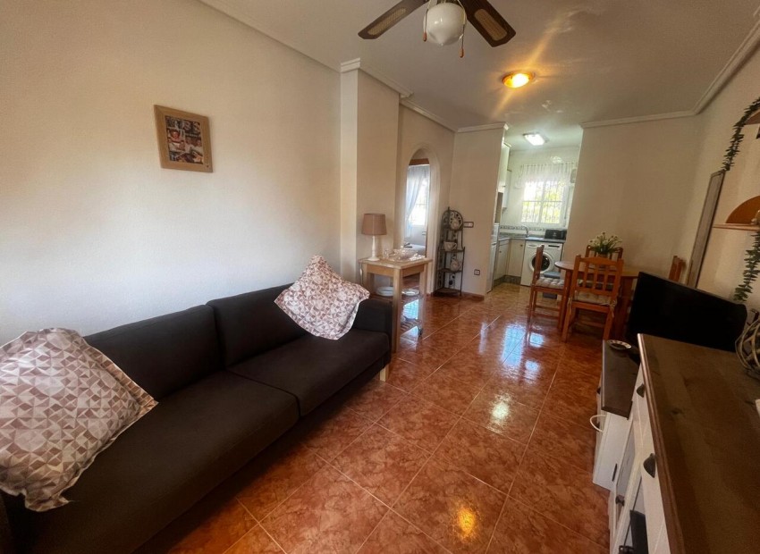 Venta - Apartamento / piso -
Algorfa