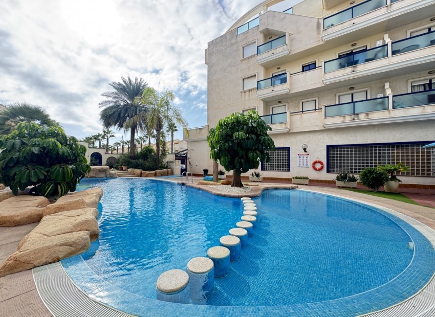 Venta - Apartamento / piso -
Cabo Roig