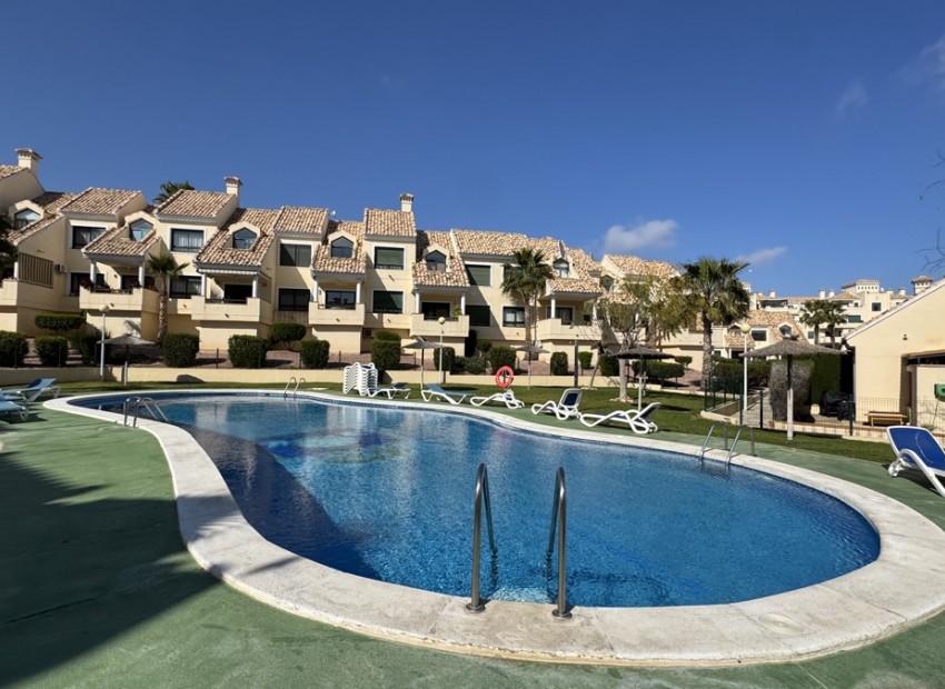 Venta - Apartamento / piso -
Campoamor Golf