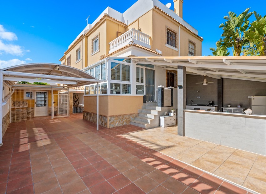 Venta - Apartamento / piso -
Ciudad Quesada - Rojales - Lo Marabú