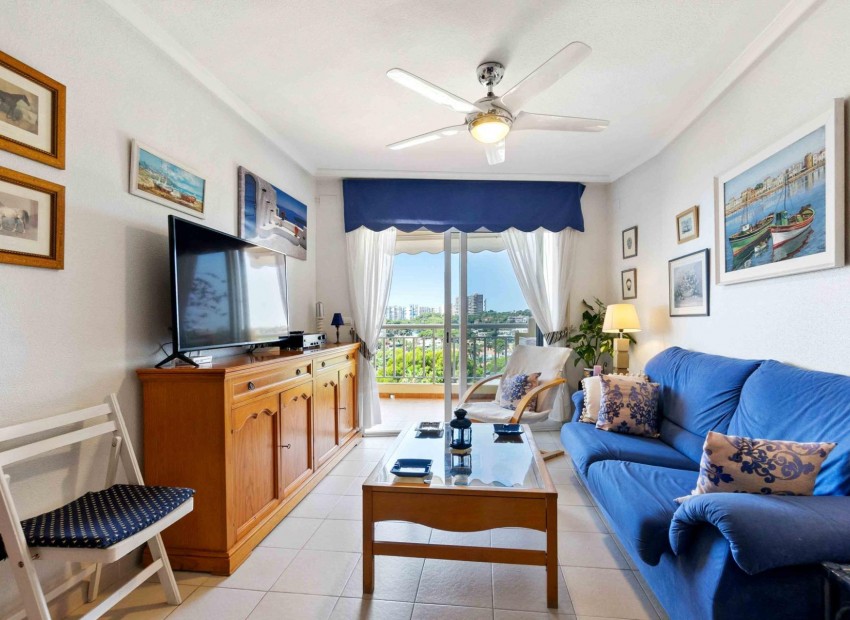 Venta - Apartamento / piso -
Dehesa de campoamor - Campoamor