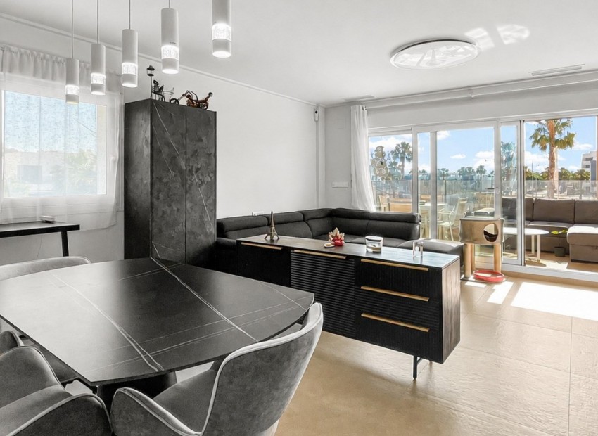 Venta - Apartamento / piso -
Guardamar del Segura - El Raso
