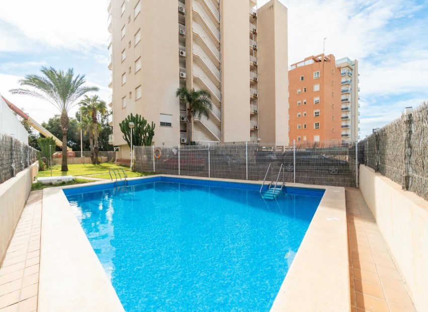 Venta - Apartamento / piso -
Guardamar del Segura - Puerto Deportivo
