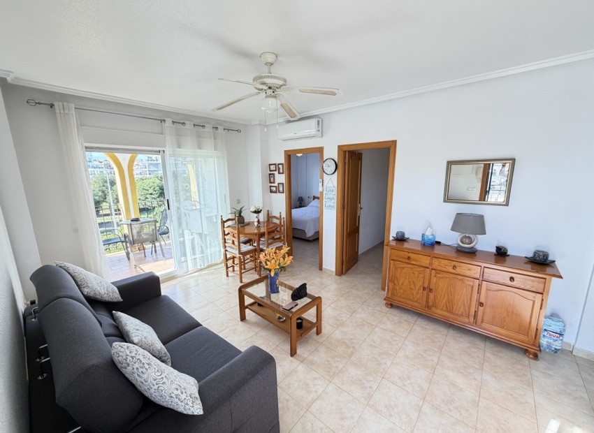 Venta - Apartamento / piso -
La Zenia