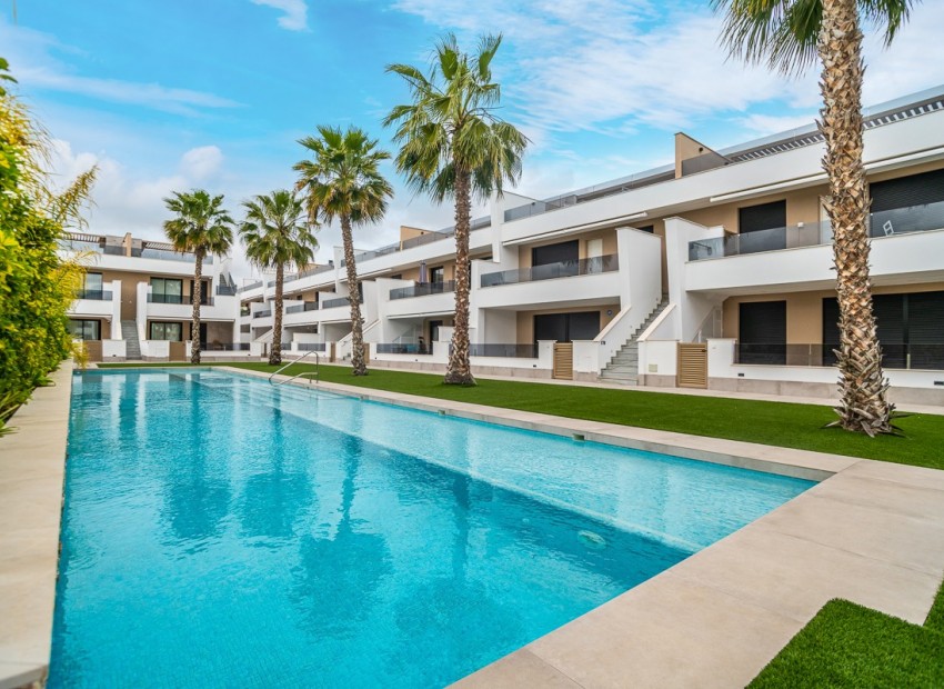 Venta - Apartamento / piso -
LO PAGÁN