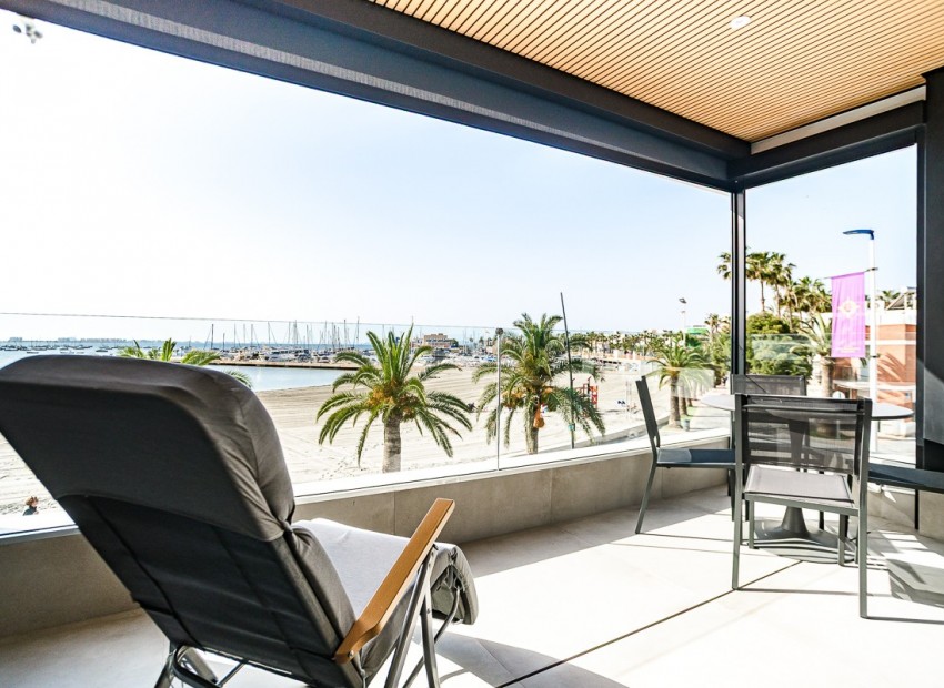 Venta - Apartamento / piso -
LO PAGÁN