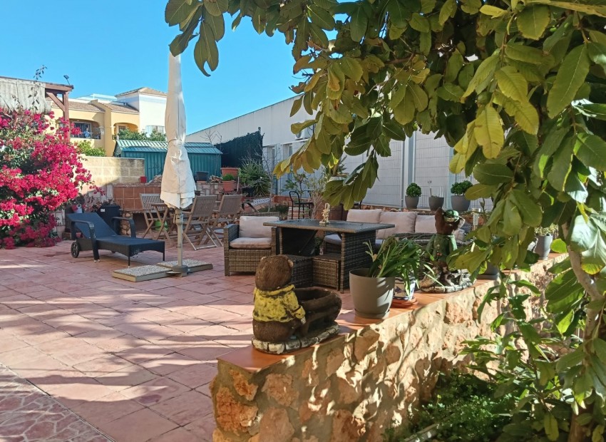 Venta - Apartamento / piso -
Los Montesinos - La Herrada