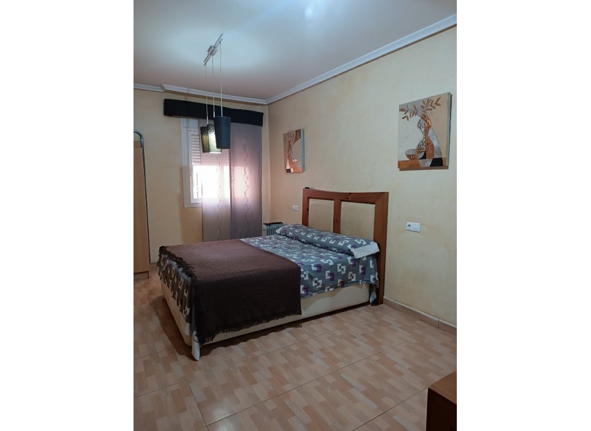 Venta - Apartamento / piso -
Los Montesinos