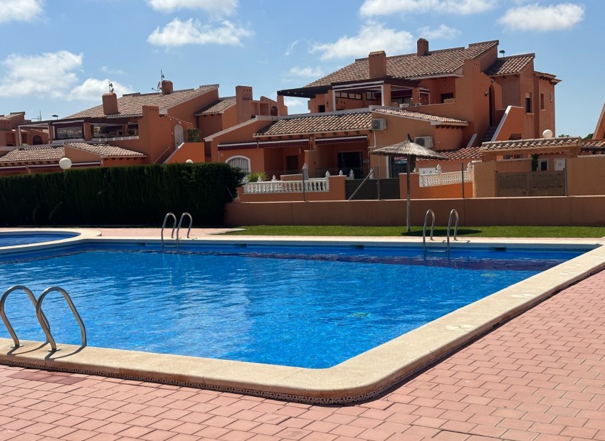 Venta - Apartamento / piso -
Torrevieja - Aguas Nuevas