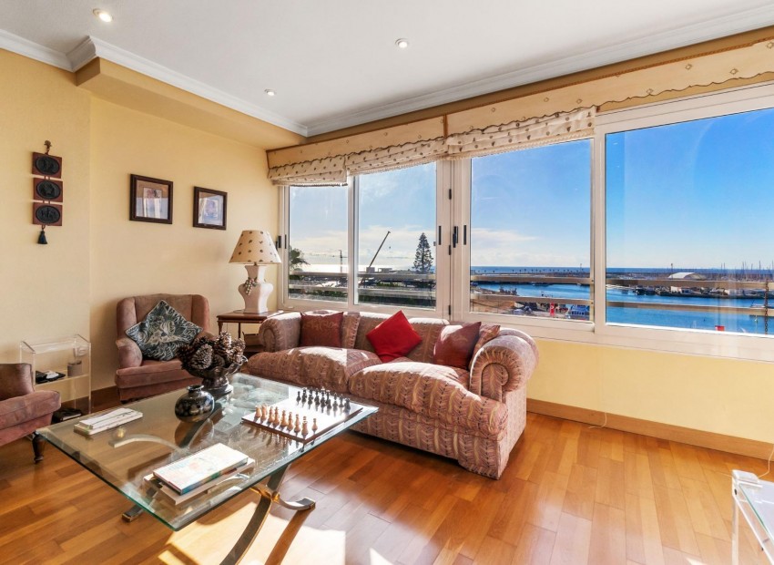 Venta - Apartamento / piso -
Torrevieja - Centro - Muelle Pesquero