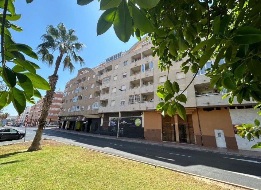 Venta - Apartamento / piso -
Torrevieja Centro - Torrevieja