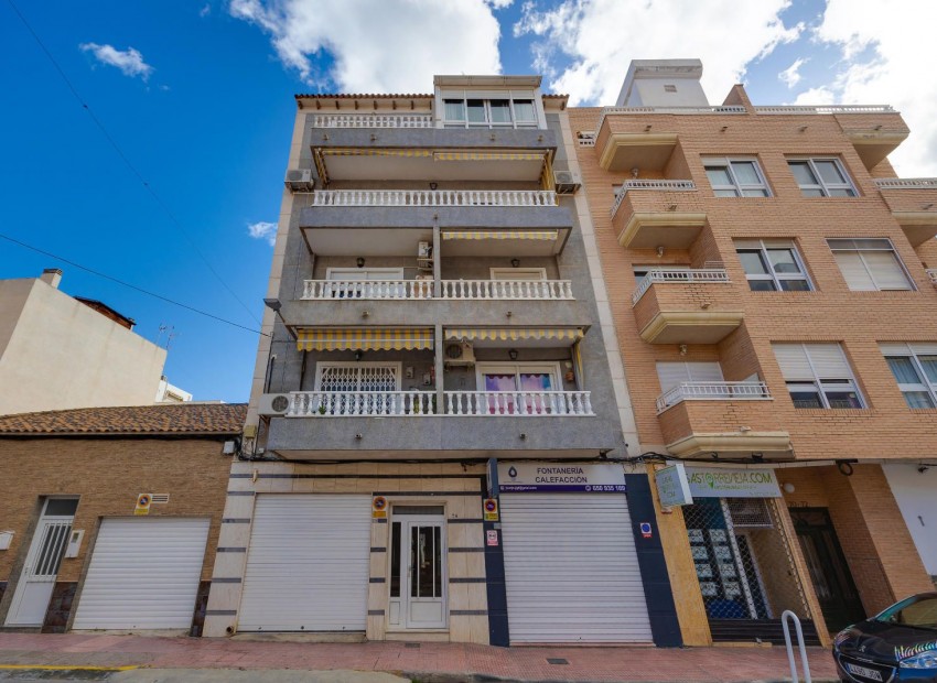 Venta - Apartamento / piso -
Torrevieja - Centro