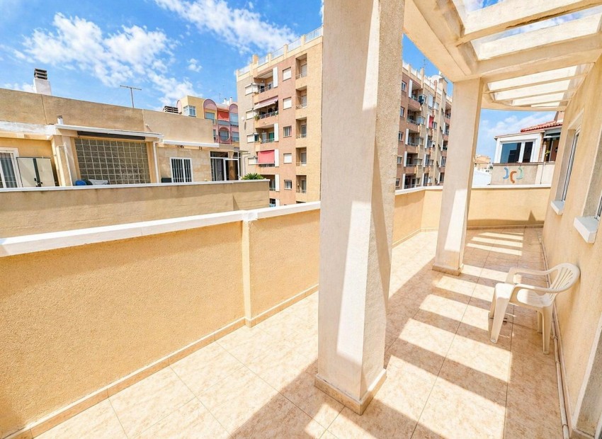 Venta - Apartamento / piso -
Torrevieja - Centro
