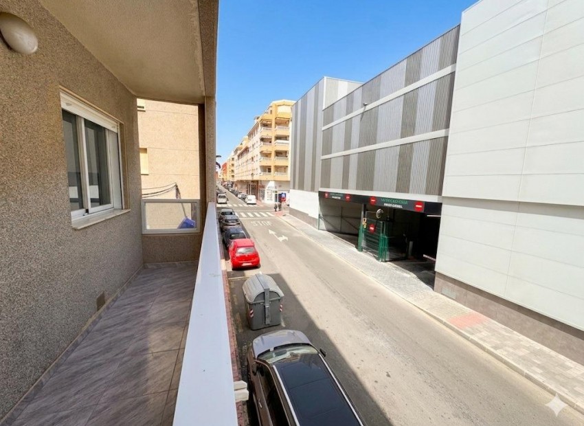 Venta - Apartamento / piso -
Torrevieja - Estacion de autobuses