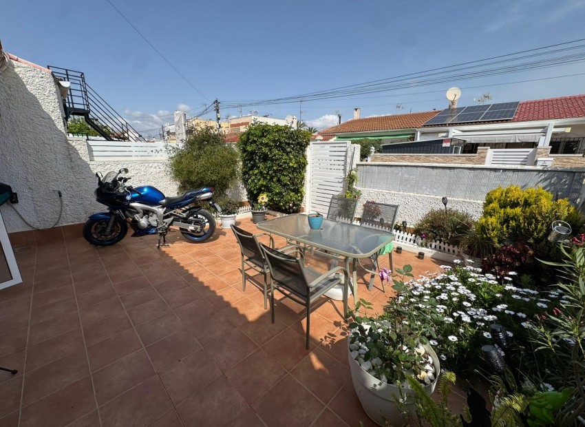 Venta - Apartamento / piso -
Torrevieja - La Siesta - El Salado - Torreta