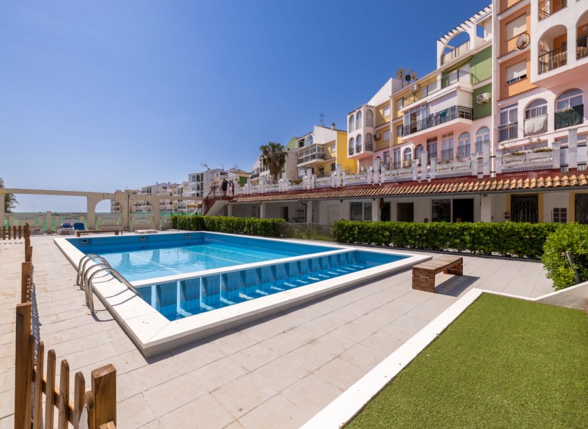 Venta - Apartamento / piso -
Torrevieja - Mar azul