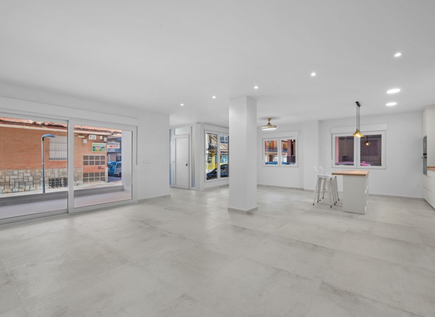 Venta - Apartamento / piso -
Torrevieja - Playa del Acequión