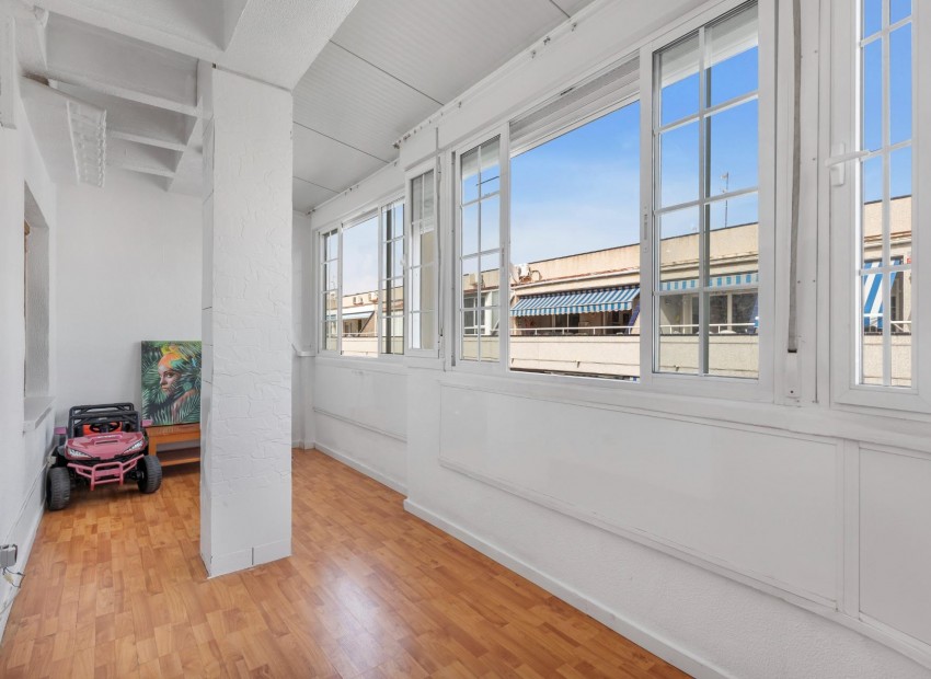 Venta - Apartamento / piso -
Torrevieja - Playa del cura