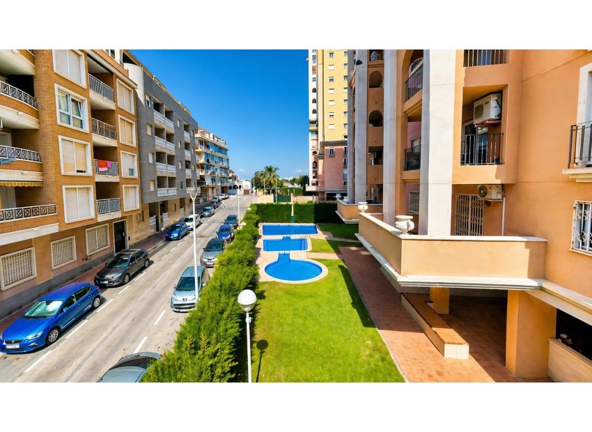 Venta - Apartamento / piso -
Torrevieja - Playa Los Locos