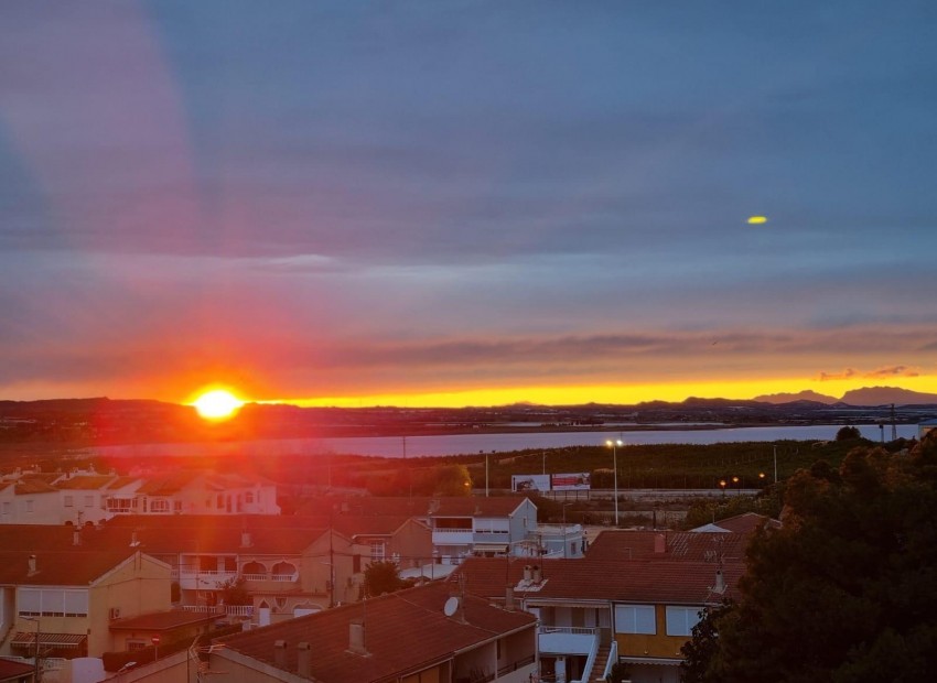 Venta - Apartamento / piso -
Torrevieja - Playa Los Naufragos