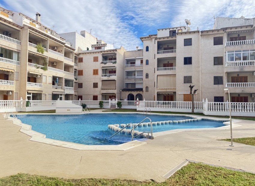 Venta - Apartamento / piso -
Torrevieja