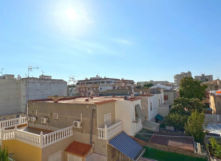 Venta - Apartamento / piso -
Torrevieja