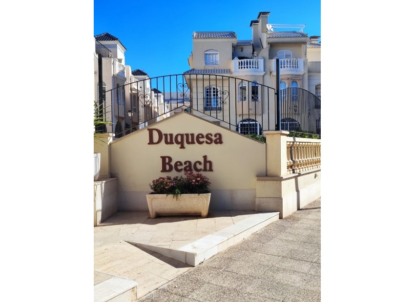 Venta - Apartamento / piso -
Torrevieja