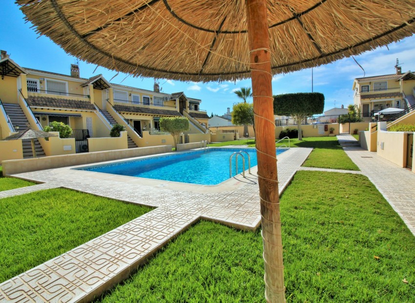 Venta - Apartamento / piso -
Villamartin