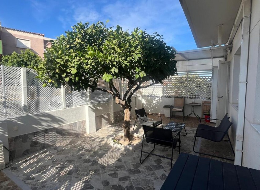 Venta - Casa -
Algorfa