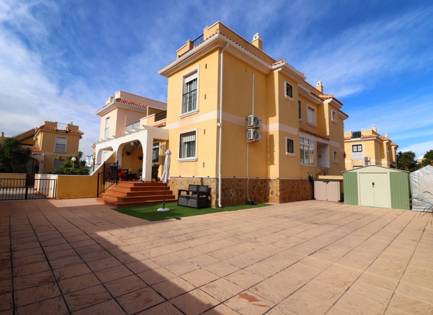 Venta - Casa -
Ciudad Quesada - Lo Marabu