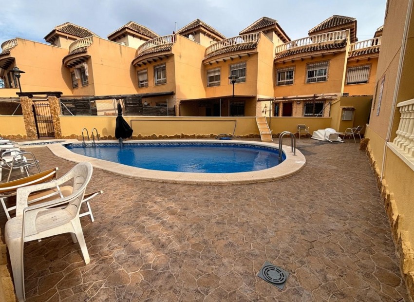 Venta - Casa -
Guardamar del Segura - El Eden