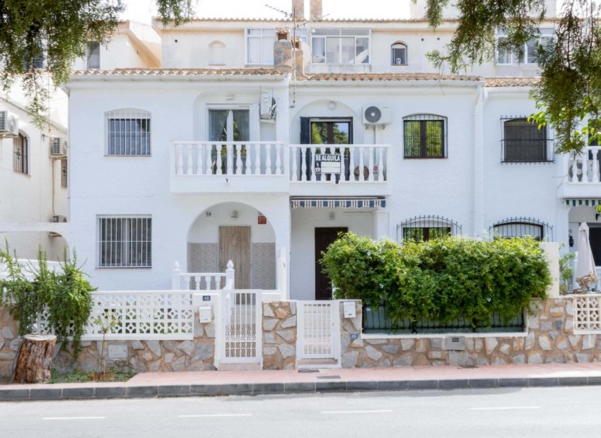 Venta - Casa -
Orihuela Costa - La Zenia